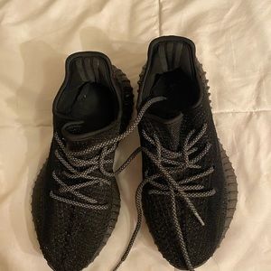 Yeezy 350 V2